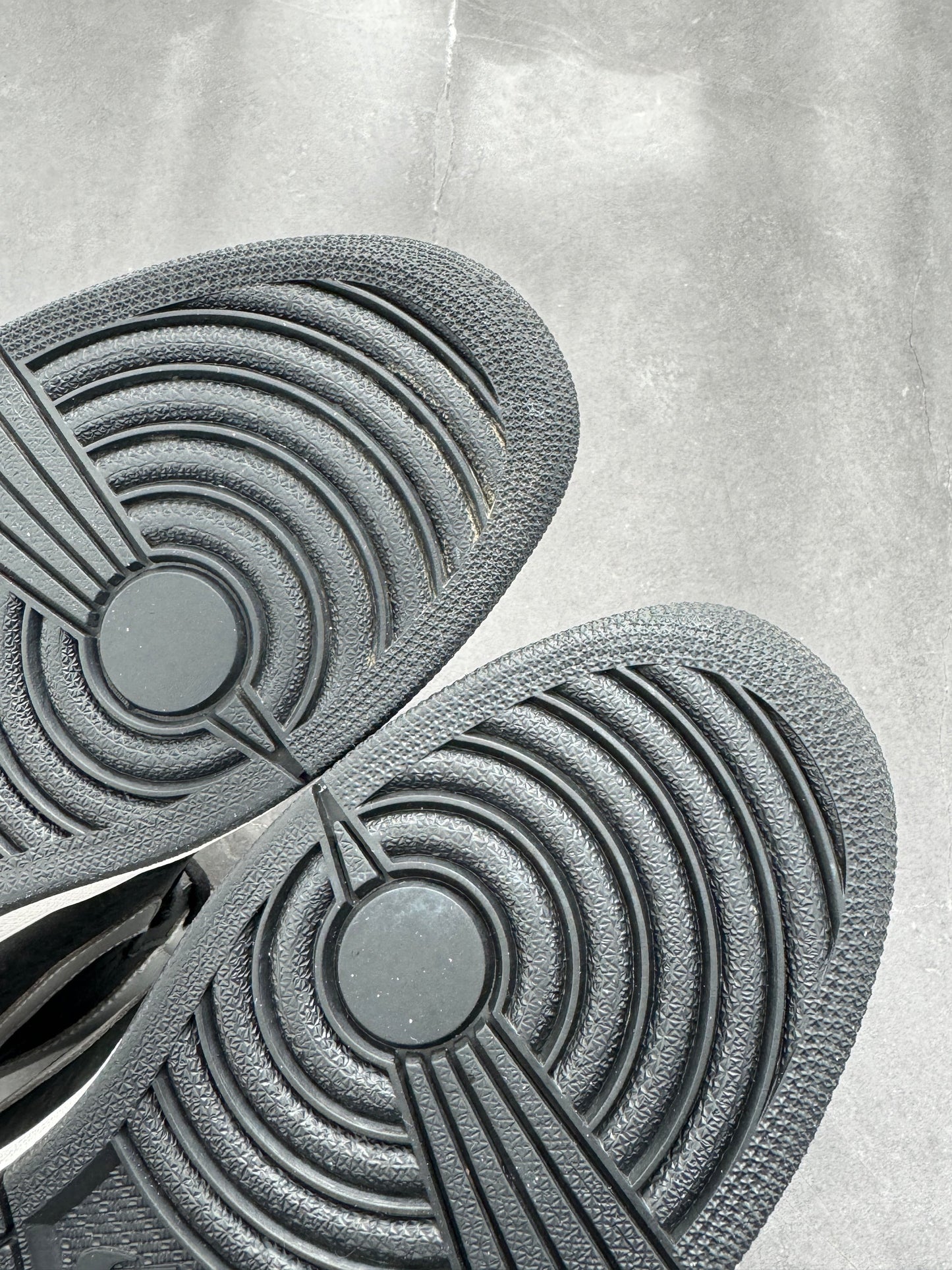 Air Jordan 1 High Shadow 2013 UK 11