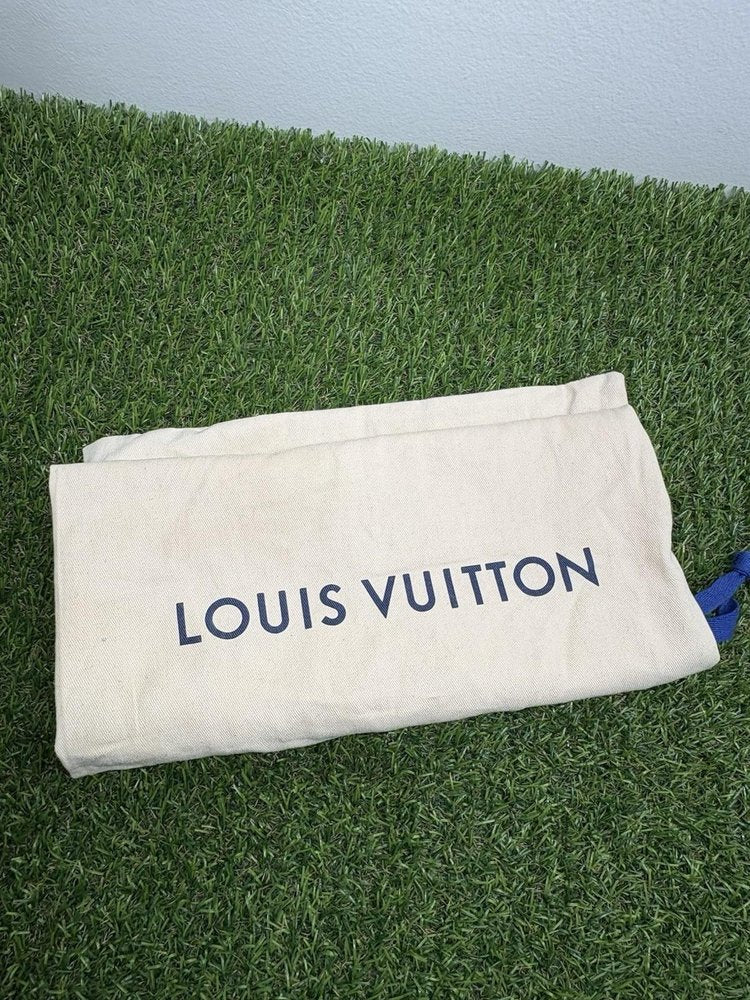 Louis Vuitton Trail ' Silver, Green ' UK 10
