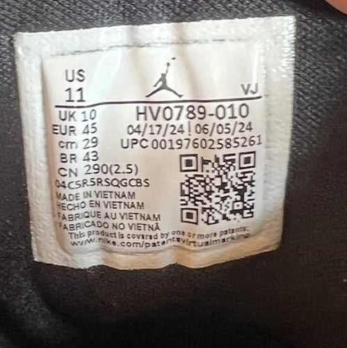 Air Jordan 1 SE Mid Black White Metallic Silver