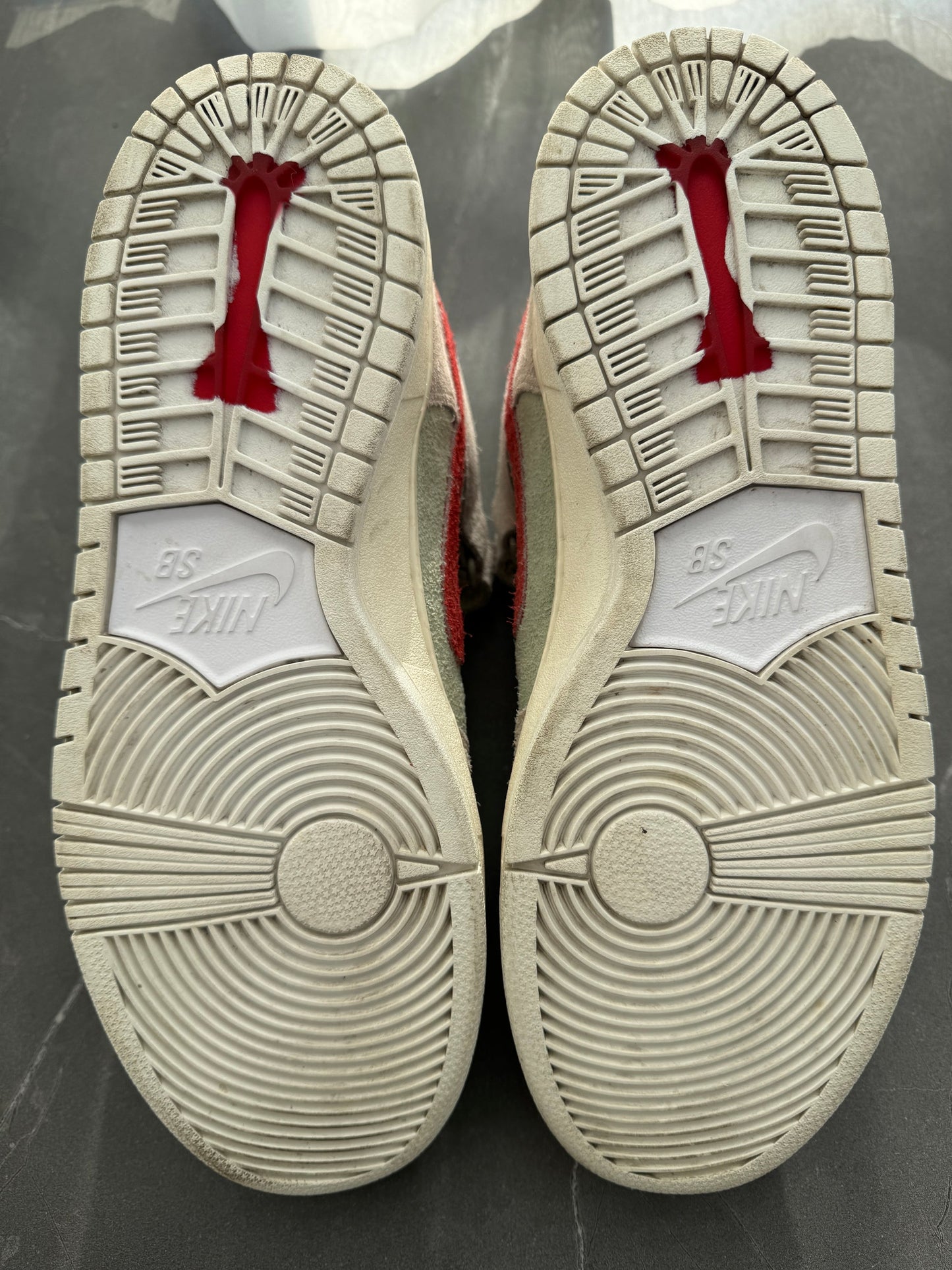 Dunk Mid Pro SB White Widow UK 10