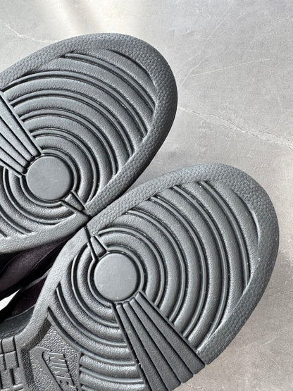 Dunk Low Dover Street Market Triple Black Velvet UK 10