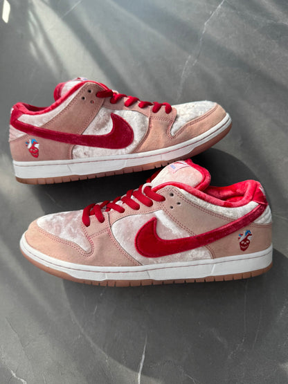Dunk Low Pro SB Strange Love UK 10