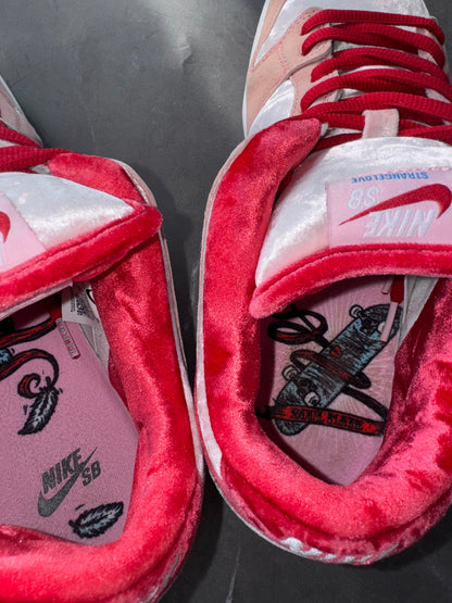 Dunk Low Pro SB Strange Love UK 10
