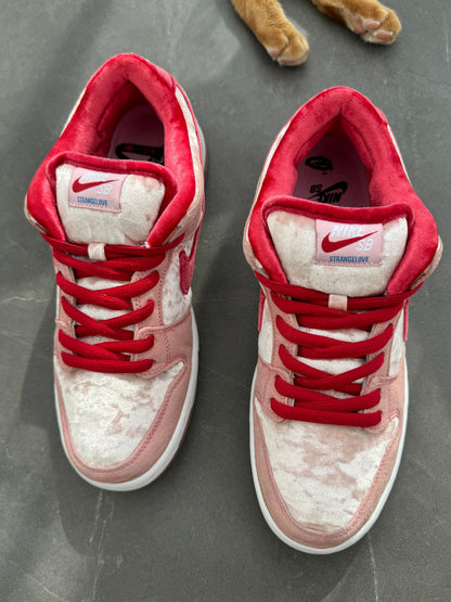 Dunk Low Pro SB Strange Love
