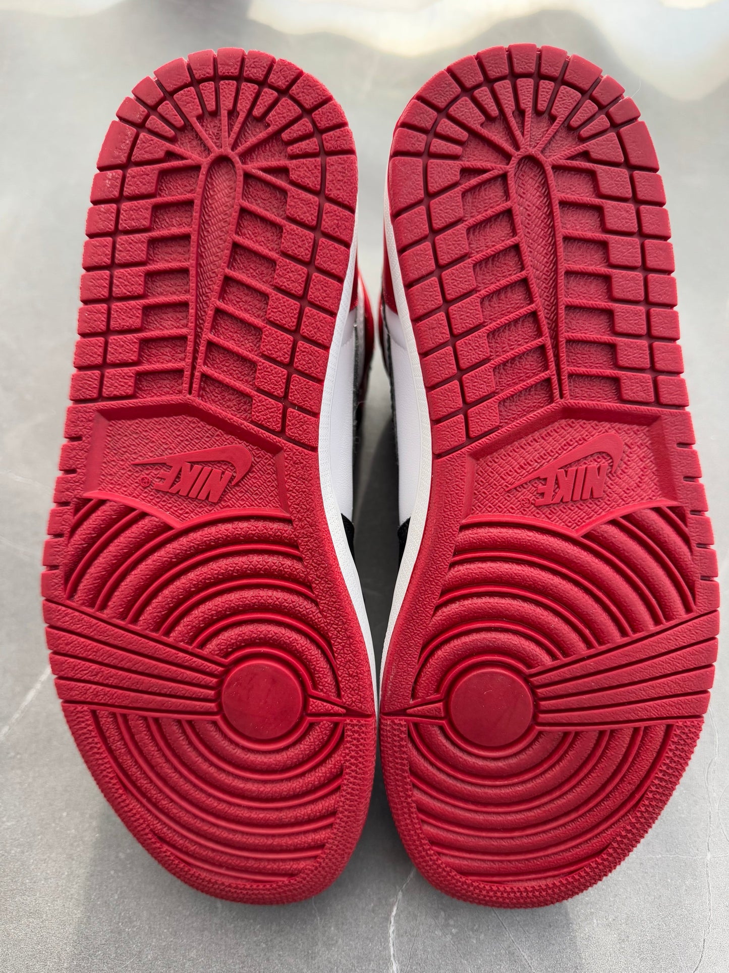 Air Jordan 1 High Black Toe 2016