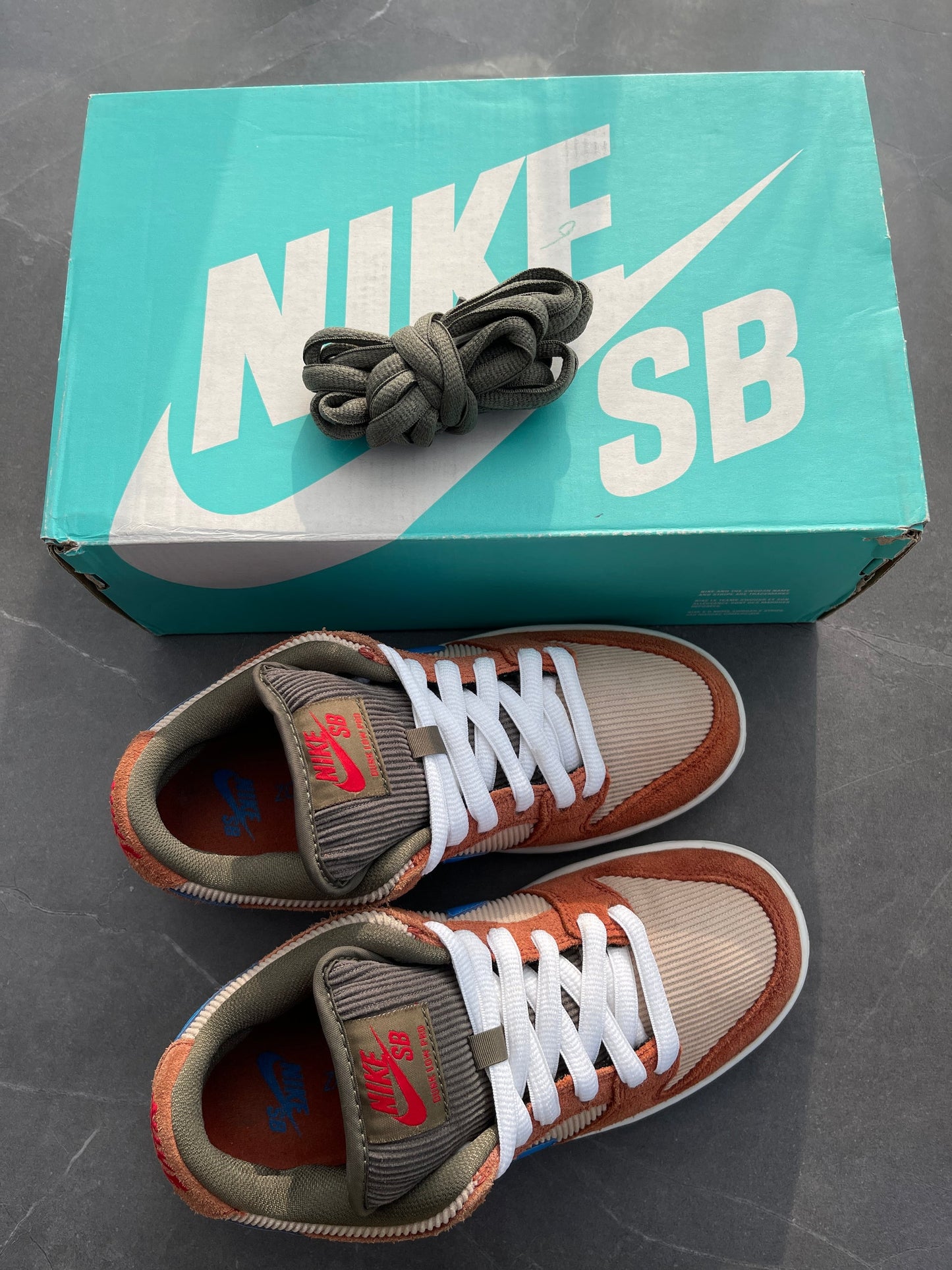 Dunk Low Pro SB Corduroy Dusty Peach UK 3