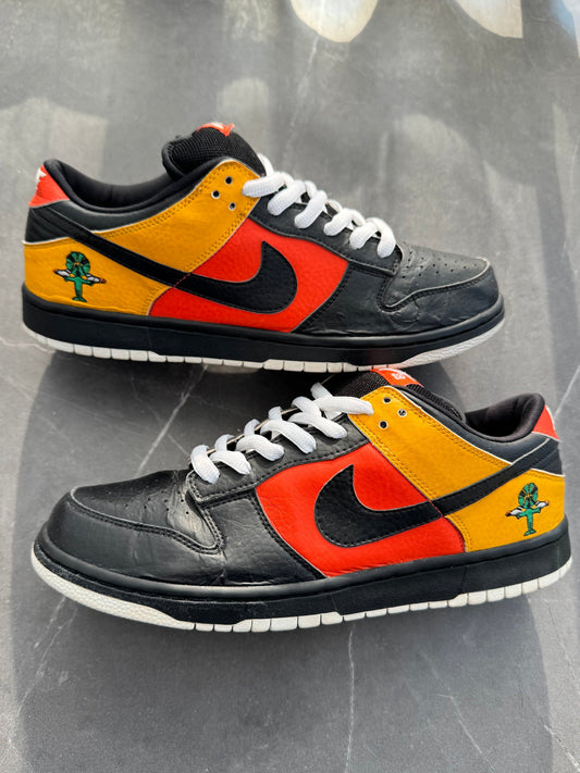 Dunk Low Pro SB Black RayGun UK 10