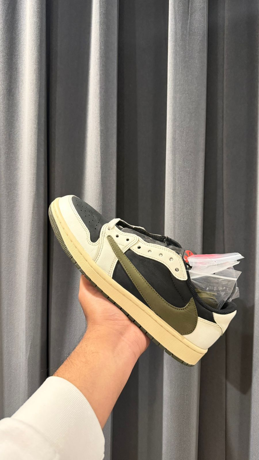 Jordan 1 Low Travis Scott OG Olive UK 8