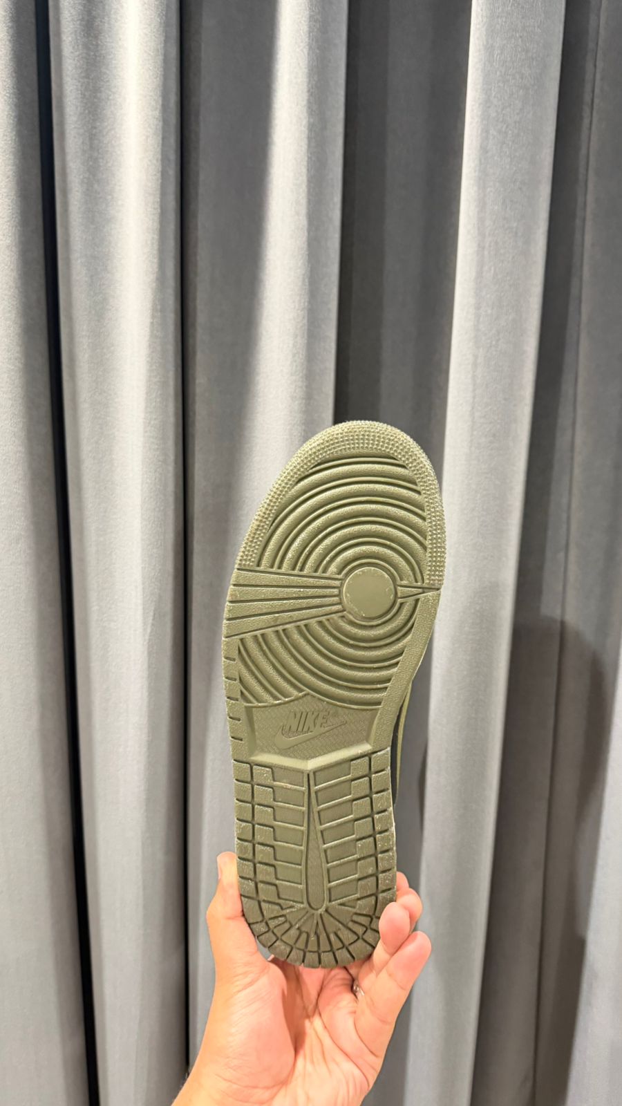 Jordan 1 Low Travis Scott OG Olive UK 8