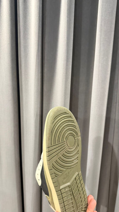 Jordan 1 Low Travis Scott OG Olive UK 8