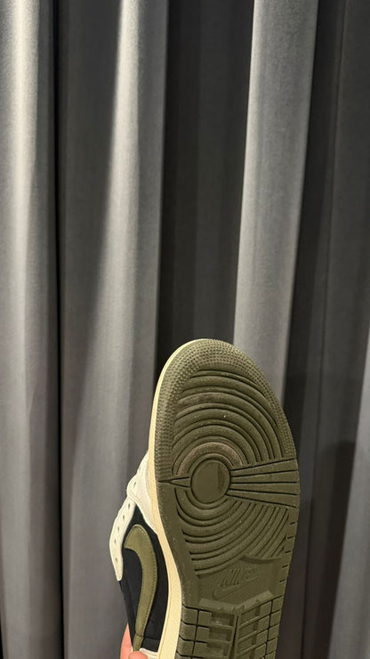 Jordan 1 Low Travis Scott OG Olive UK 8