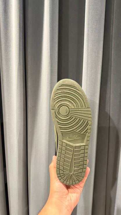 Jordan 1 Low Travis Scott OG Olive UK 8