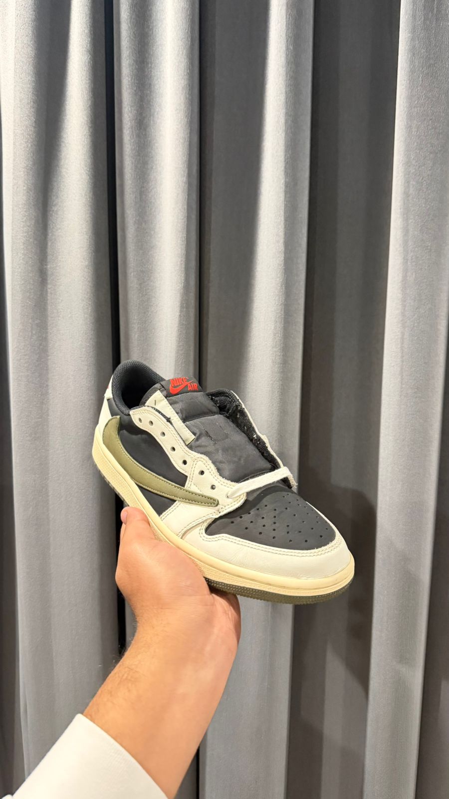 Jordan 1 Low Travis Scott OG Olive UK 8