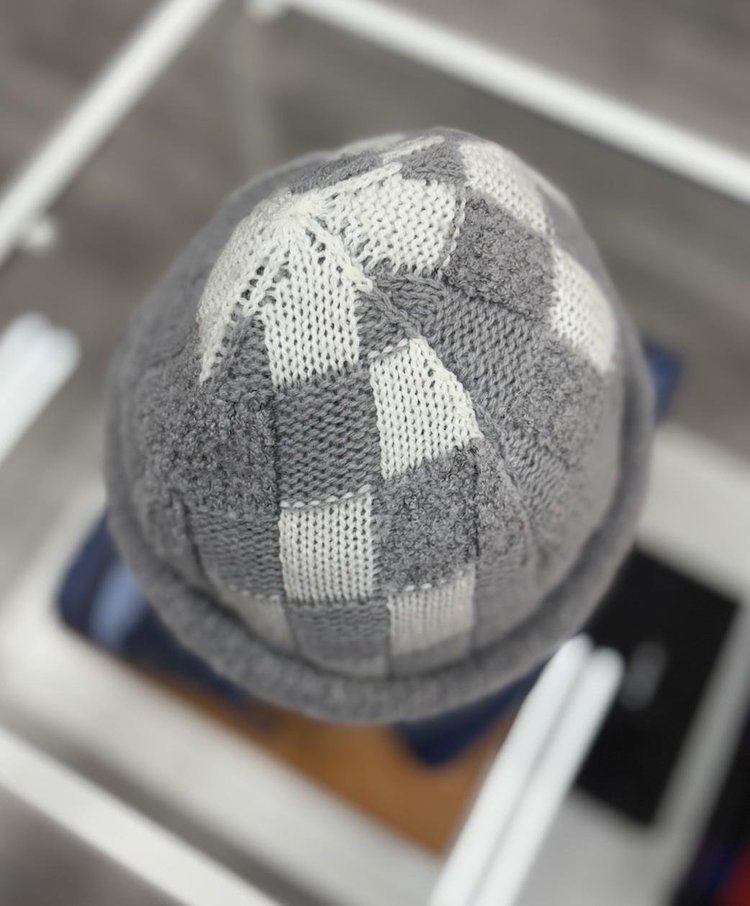 Louis Vuitton LV Crush Damoflage Pearls Beanie ' Light Gray