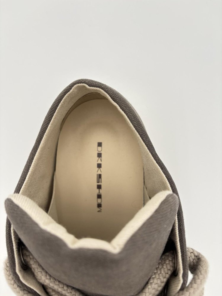Rick Owens Jumbo Lace Puffer Low ‘ Dust Milk ‘ UK 8