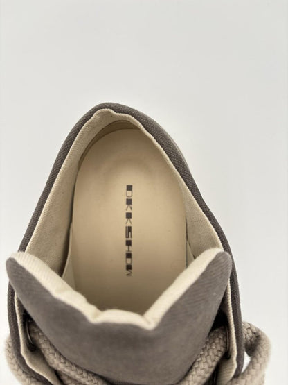 Rick Owens Jumbo Lace Puffer Low ‘ Dust Milk ‘ UK 8