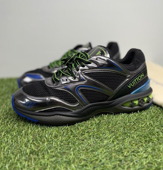 Louis Vuitton Trail ' Silver, Green ' UK 10