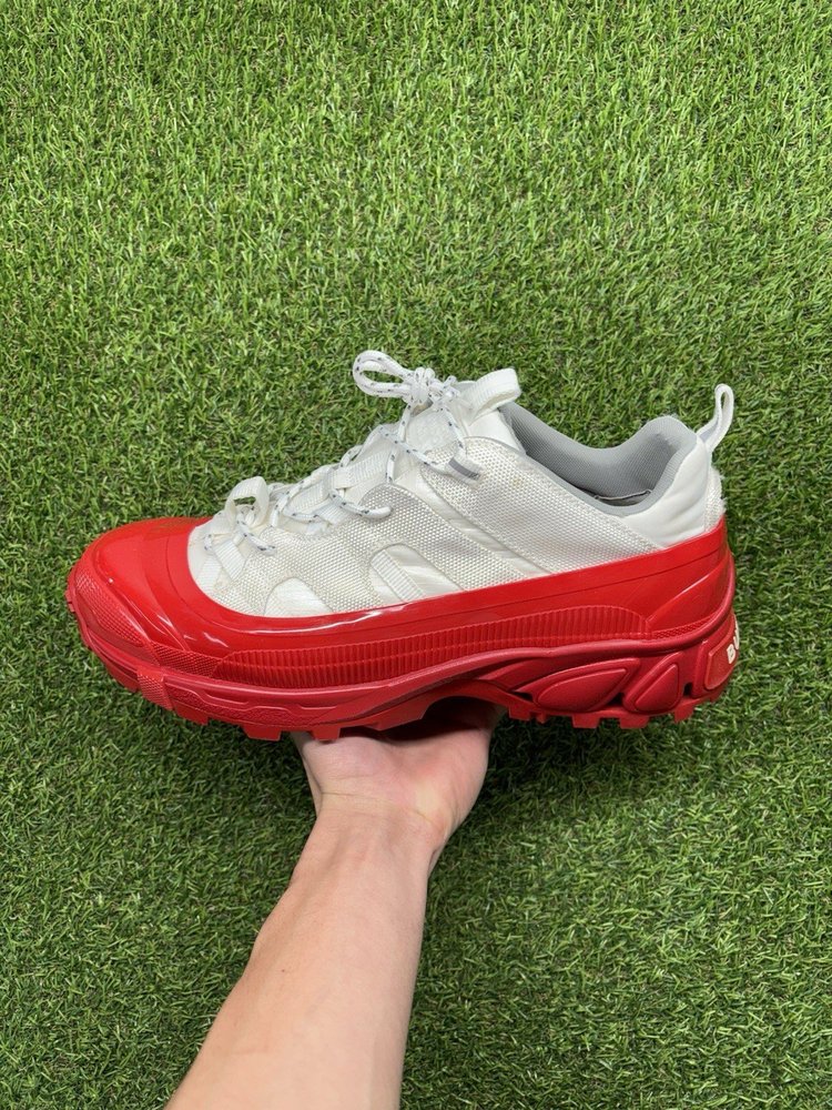 Burberry Arthur ' Red, White ' UK 11