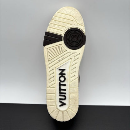 Louis Vuitton Trainer ' Monogram Brown Ebene