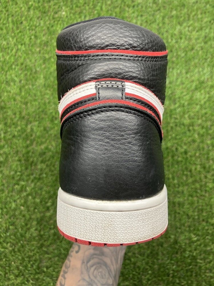 Air Jordan 1 Retro OG High ' Bloodline ' UK 8.5