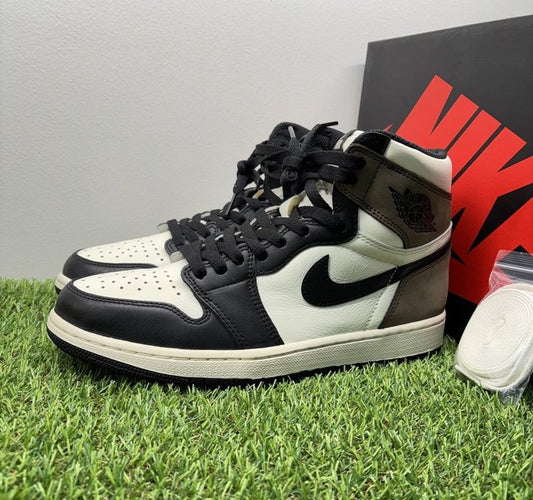 Jordan 1 Retro OG High Dark Mocha  UK 8