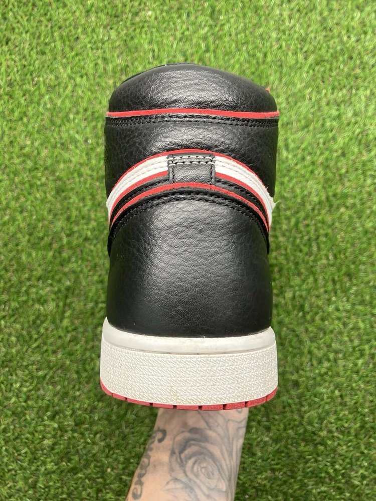 Air Jordan 1 Retro OG High ' Bloodline ' UK 8.5