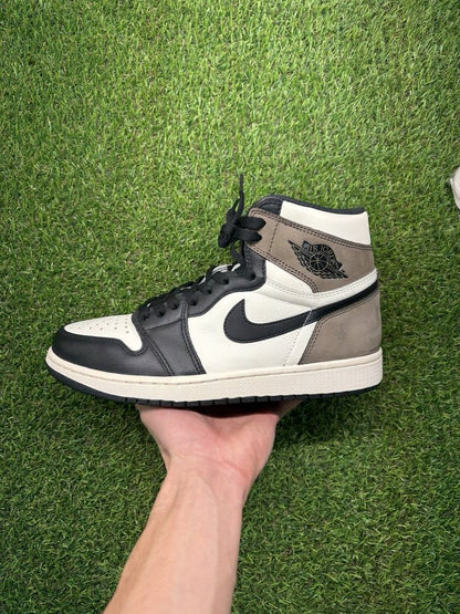Jordan 1 Retro OG High Dark Mocha  UK 8