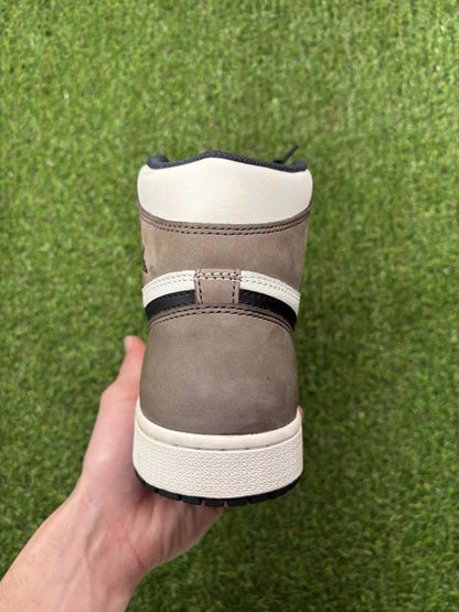 Jordan 1 Retro OG High Dark Mocha  UK 8