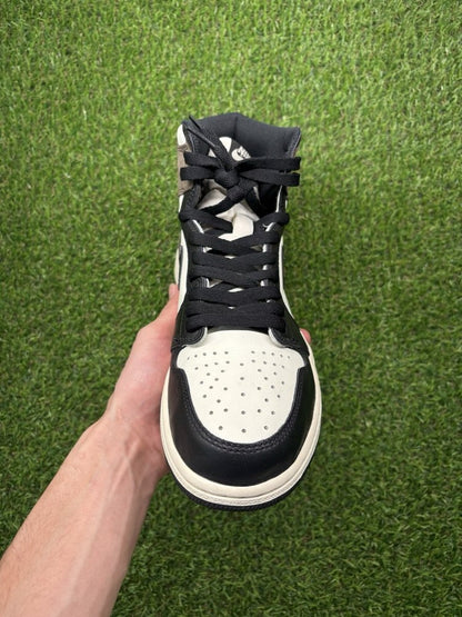 Jordan 1 Retro OG High Dark Mocha  UK 8
