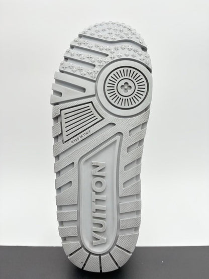 Louis Vuitton Maxi ' White Grey ' UK 10