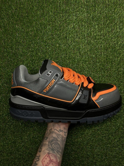 Louis Vuitton Maxi ' Black, Orange ' UK 10