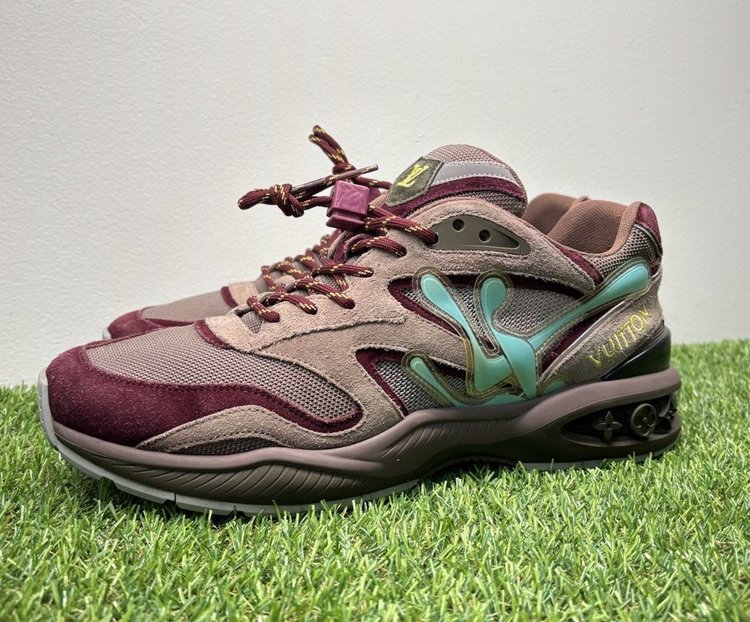 Louis Vuitton Trail ‘ Burgundy, Blue ‘ UK 8