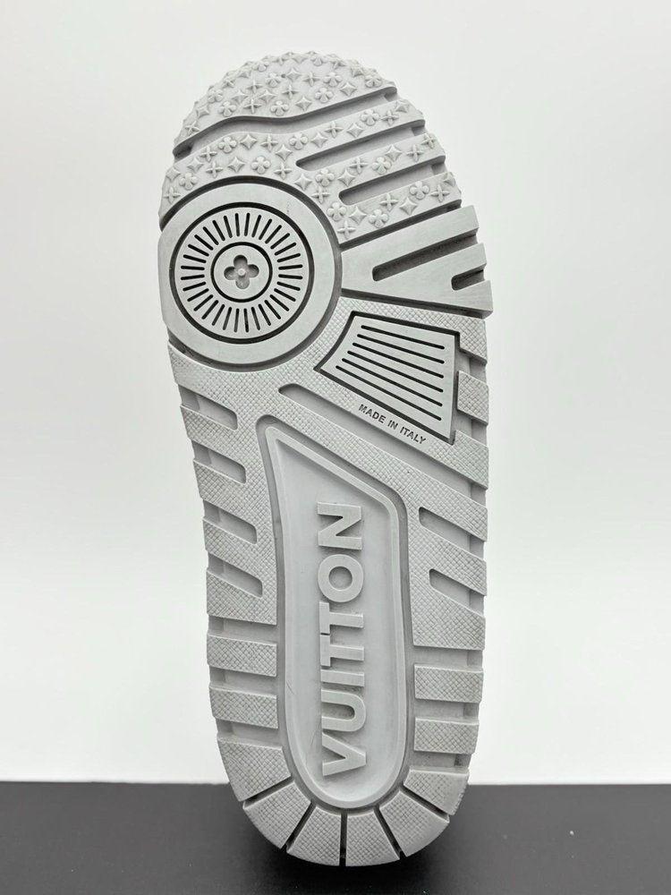 Louis Vuitton Maxi ' White Grey ' UK 10