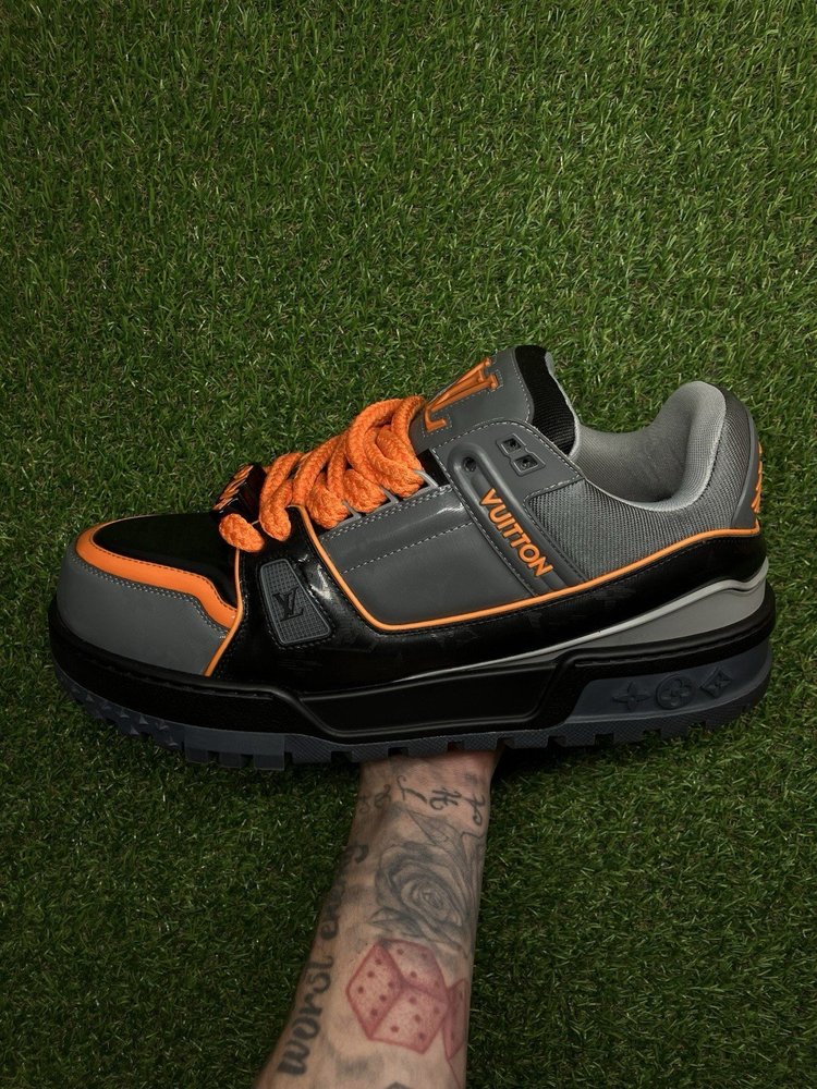 Louis Vuitton Maxi ' Black, Orange ' UK 10
