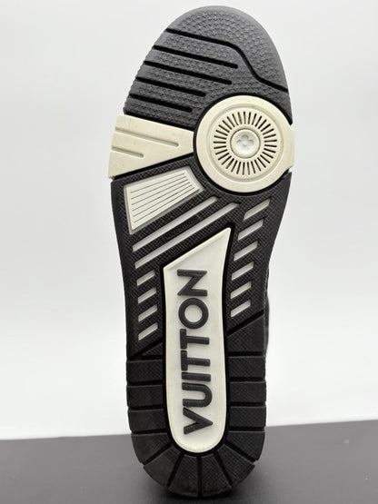 Louis Vuitton Trainer ' Black White ' UK 9