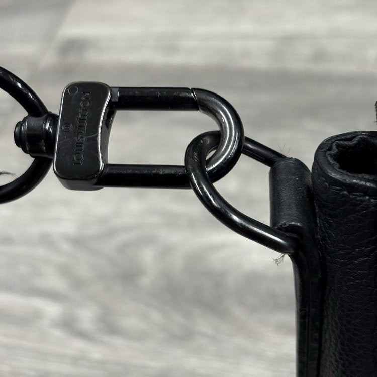 Louis Vuitton Aerogram Take Off Messenger Bag ' Black '