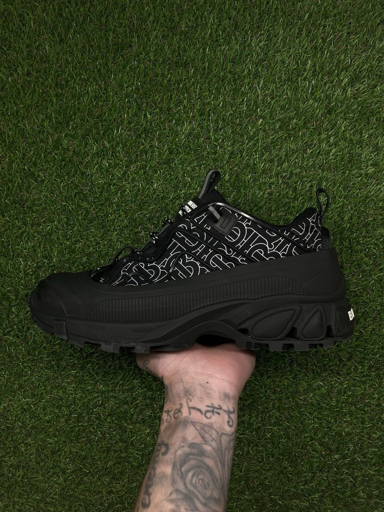 Burberry Arthur Low-Top Sneakers Monogram ' Black ' UK 8