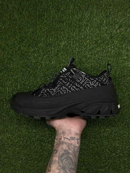 Burberry Arthur Low-Top Sneakers Monogram ' Black ' UK 8