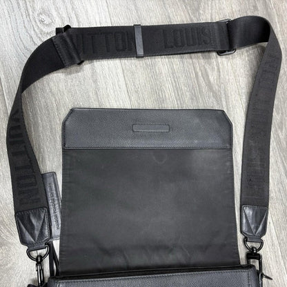 Louis Vuitton Aerogram Take Off Messenger Bag ' Black '
