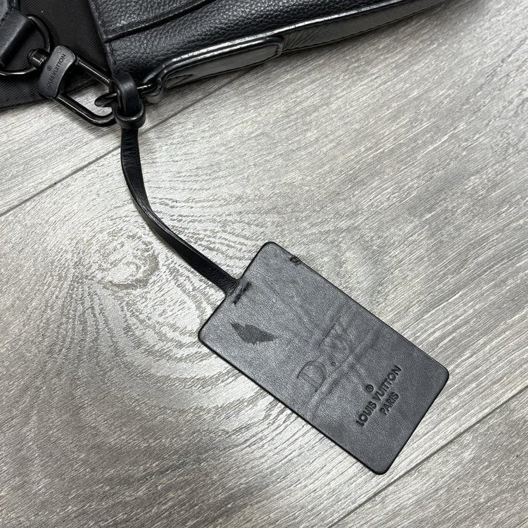 Louis Vuitton Aerogram Take Off Messenger Bag ' Black '