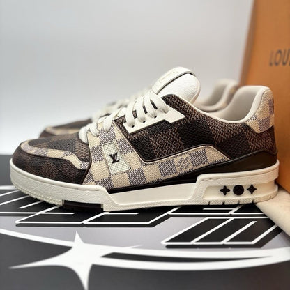 Louis Vuitton Trainer ' Monogram Brown Ebene