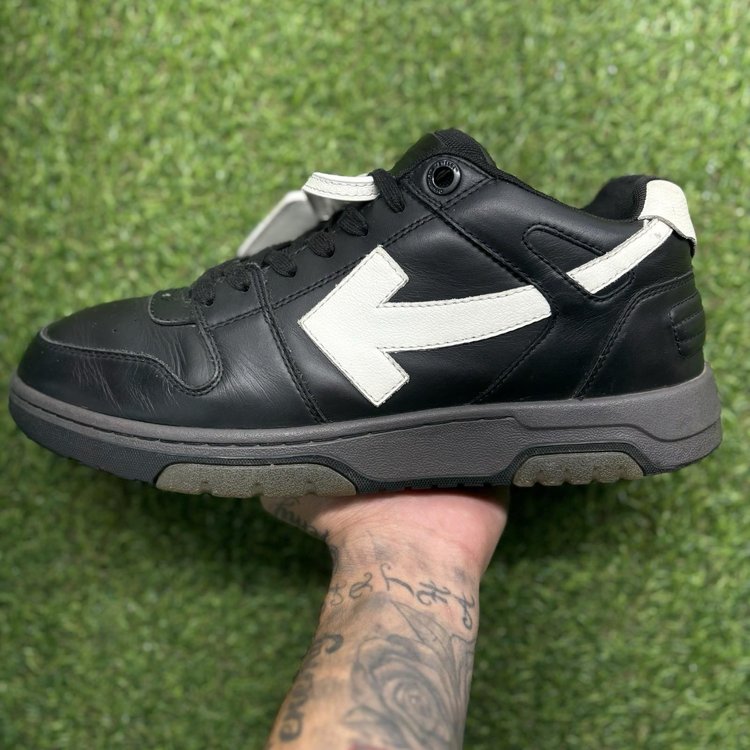Off-White Out of Office ' Black White '  UK 10