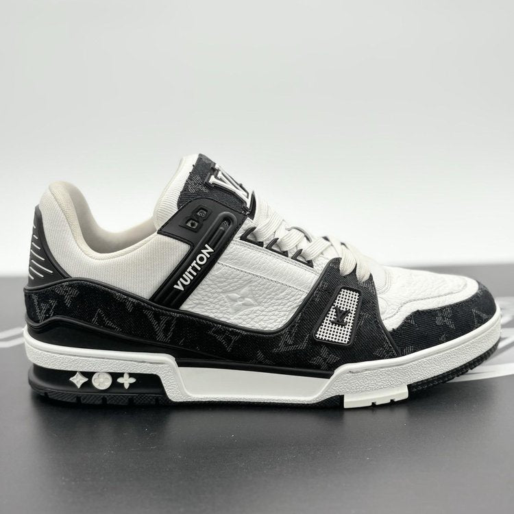 Louis Vuitton Trainer ' Black White ' UK 9