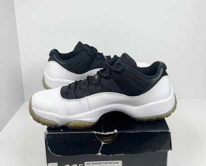Air Jordan 11 Retro Low Tuxedo