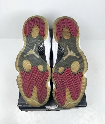 Air Jordan 11 Retro Low Tuxedo